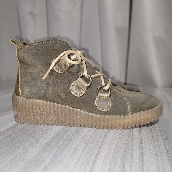 FLY London Olive Green Suede Leather Ankle Boot Bootie Wedge Heel Sneaker Sz 7.5 - Picture 4 of 10